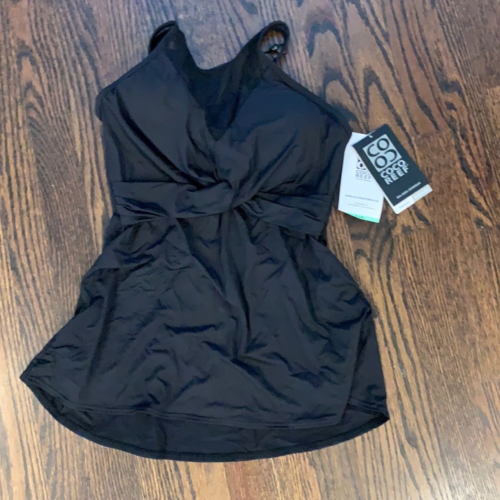NWT Coco Reef Super Stylish mesh neckline top!